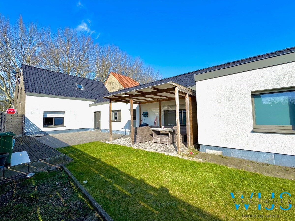 Instapklare woning met 5 slaapkamers te Evergem/ Doornzele! 