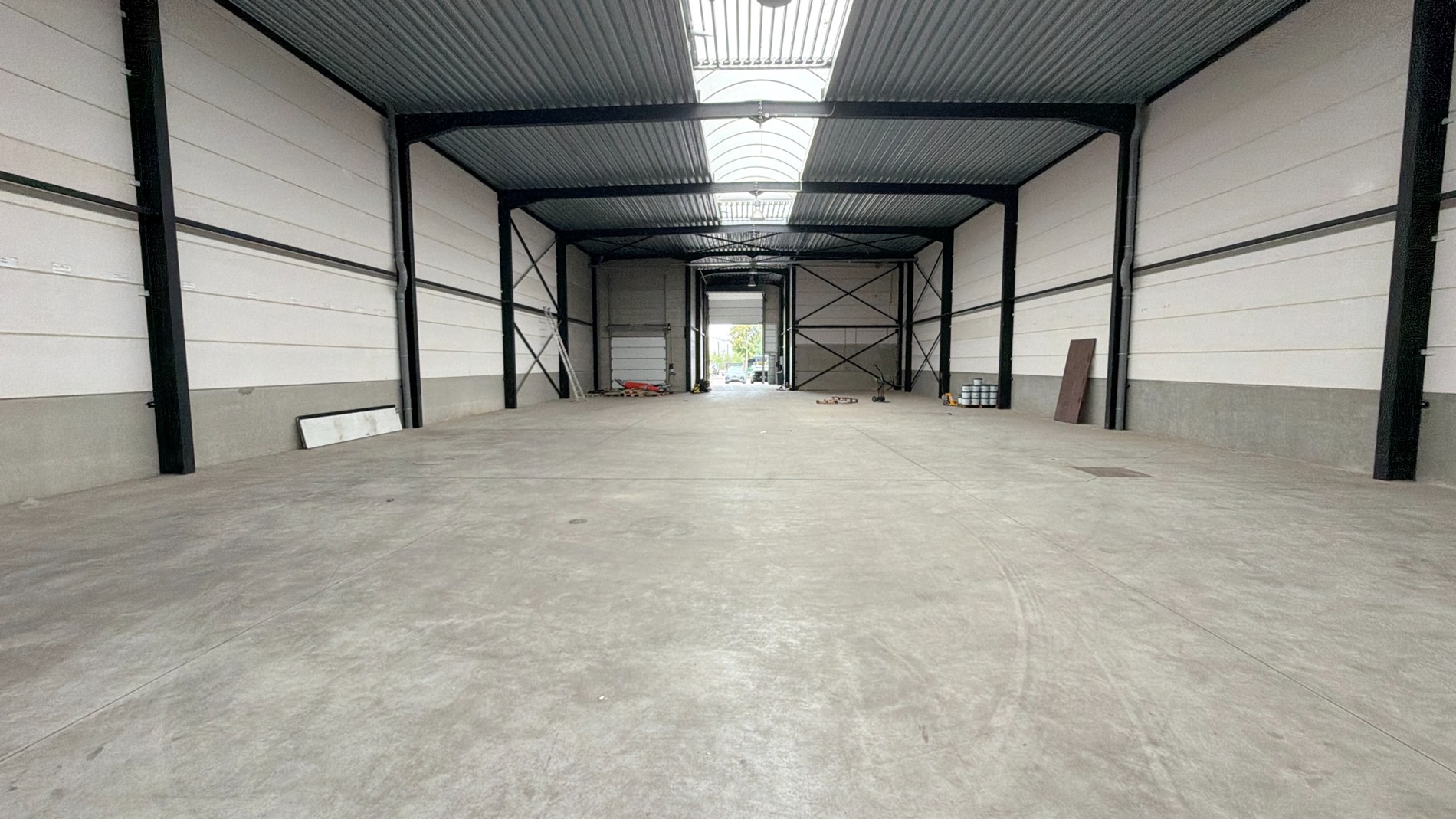 Bedrijfsunits met magazijn en kantoor te huur in Mechelen-Noord