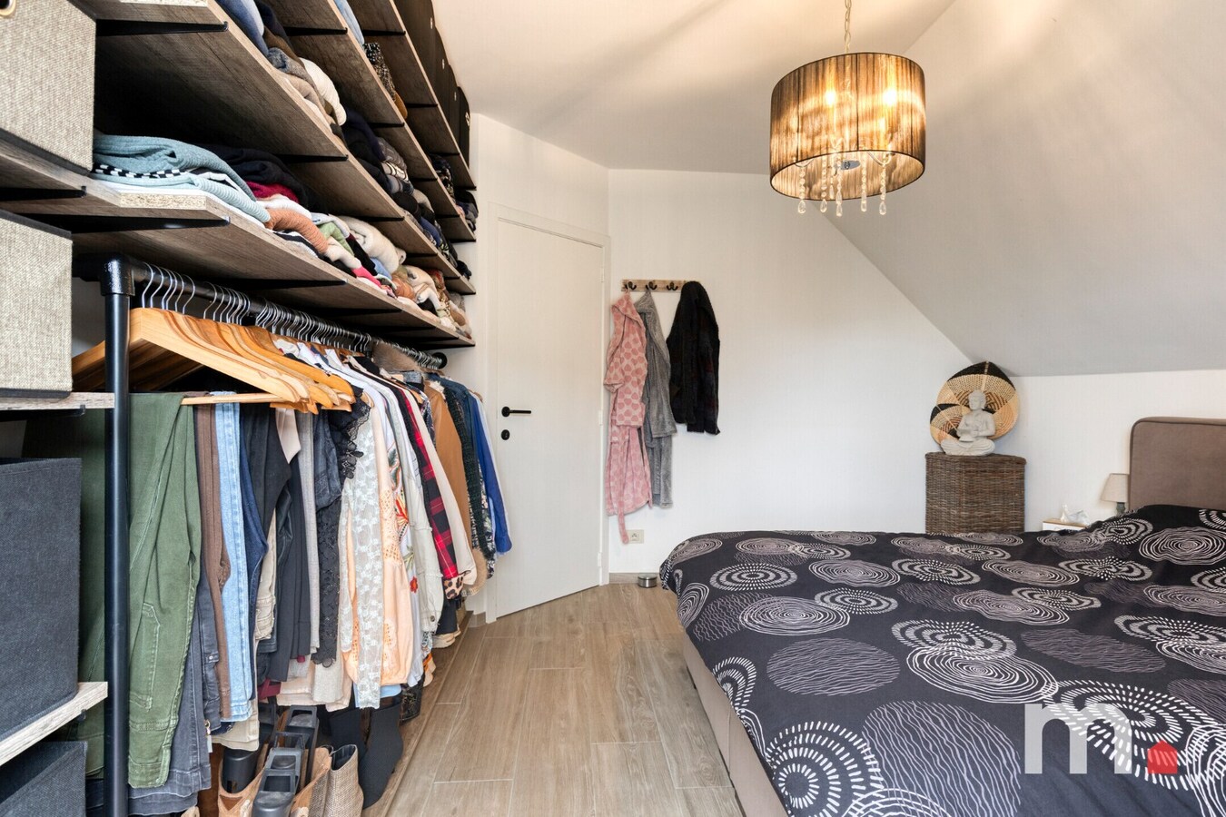 Unieke Villa te Roeselare in een doodlopende straat op 578m² met zonnepanelen en EPC B  ! 