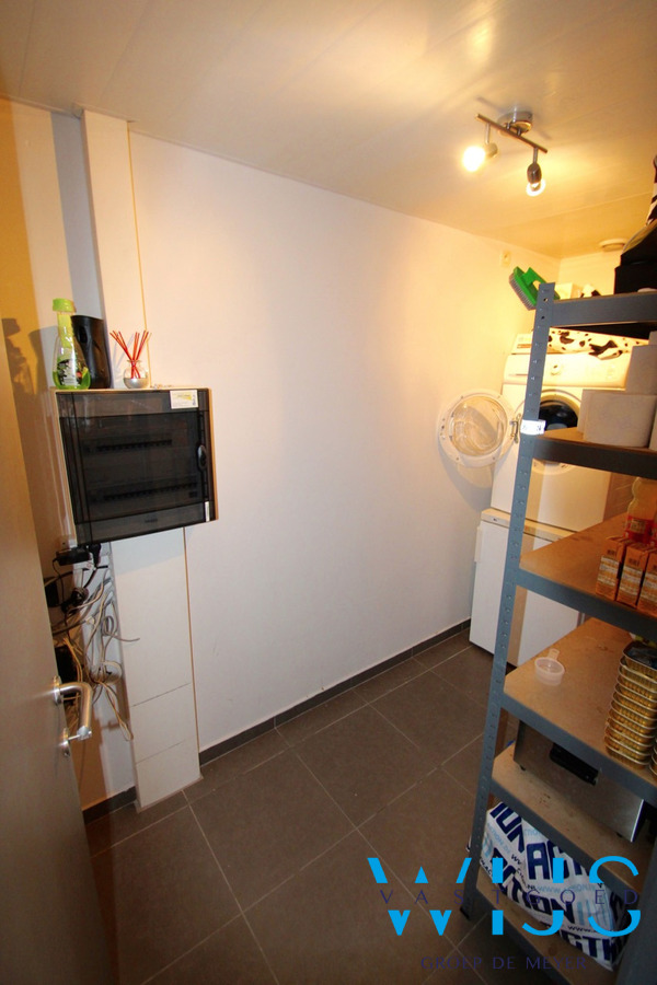 Zeer ruim instapklaar 4 slaapkamerappartement met garage en staanplaats te ERTVELDE 