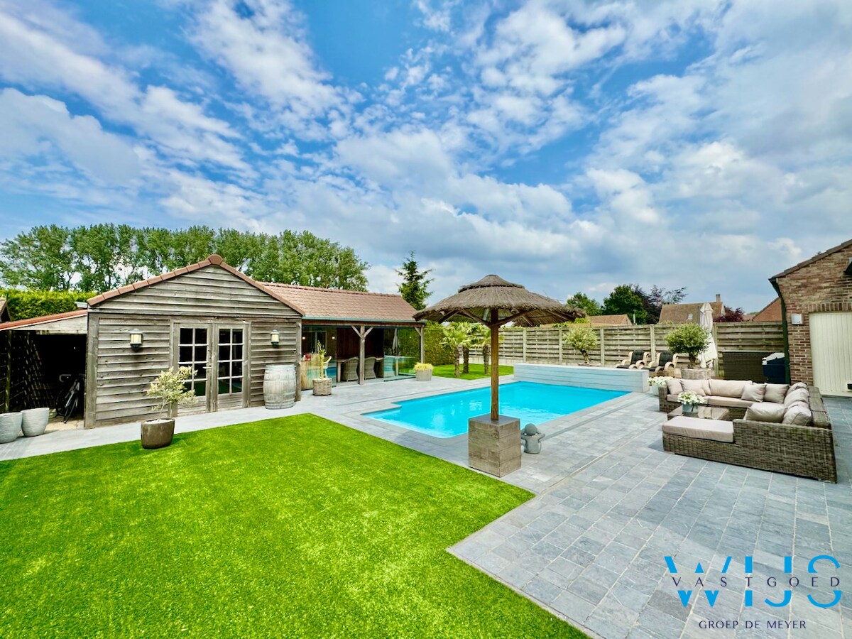 Woonhuis met prachtig zwembad te ERTVELDE ! 