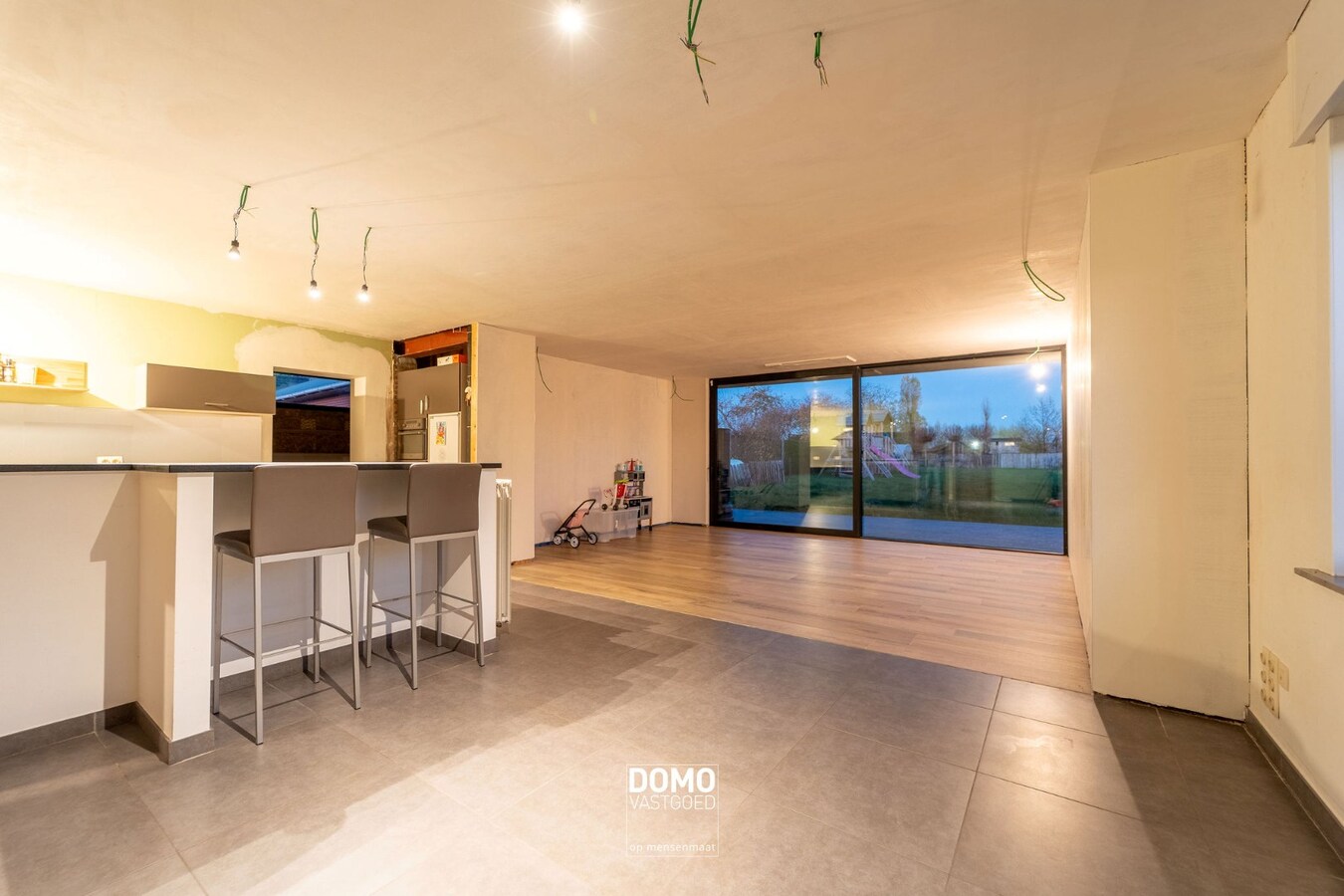 RUSTIG GELEGEN WONING MET 2 (TOT 3) SLAAPKAMERS EN GROTE TUIN OP EEN PERCEEL VAN 19A36CA TE HERK-DE-STAD 