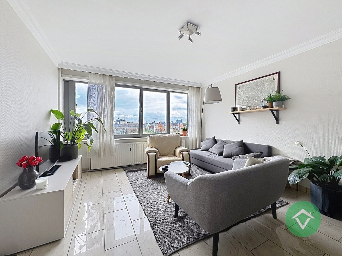 Appartement met 2 slaapkamers en terras te Gent 