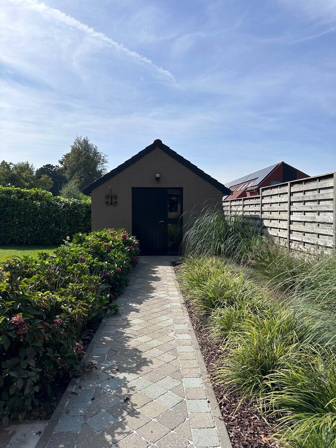 Woning met 4 slaapkamers en tuin te koop te Koekelare 