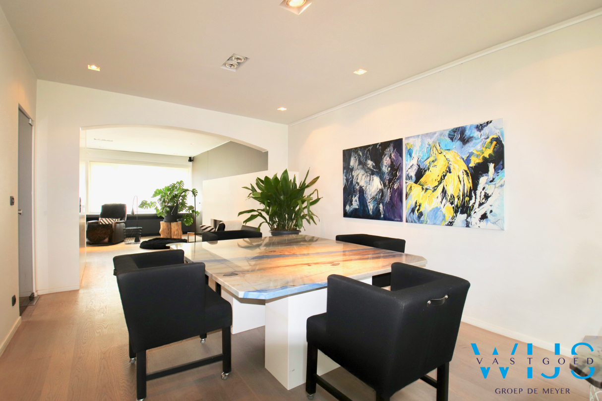 Karaktervol woonhuis met 5 slaapkamers &amp; prachtige tuin te CENTRUM Assenede ! 