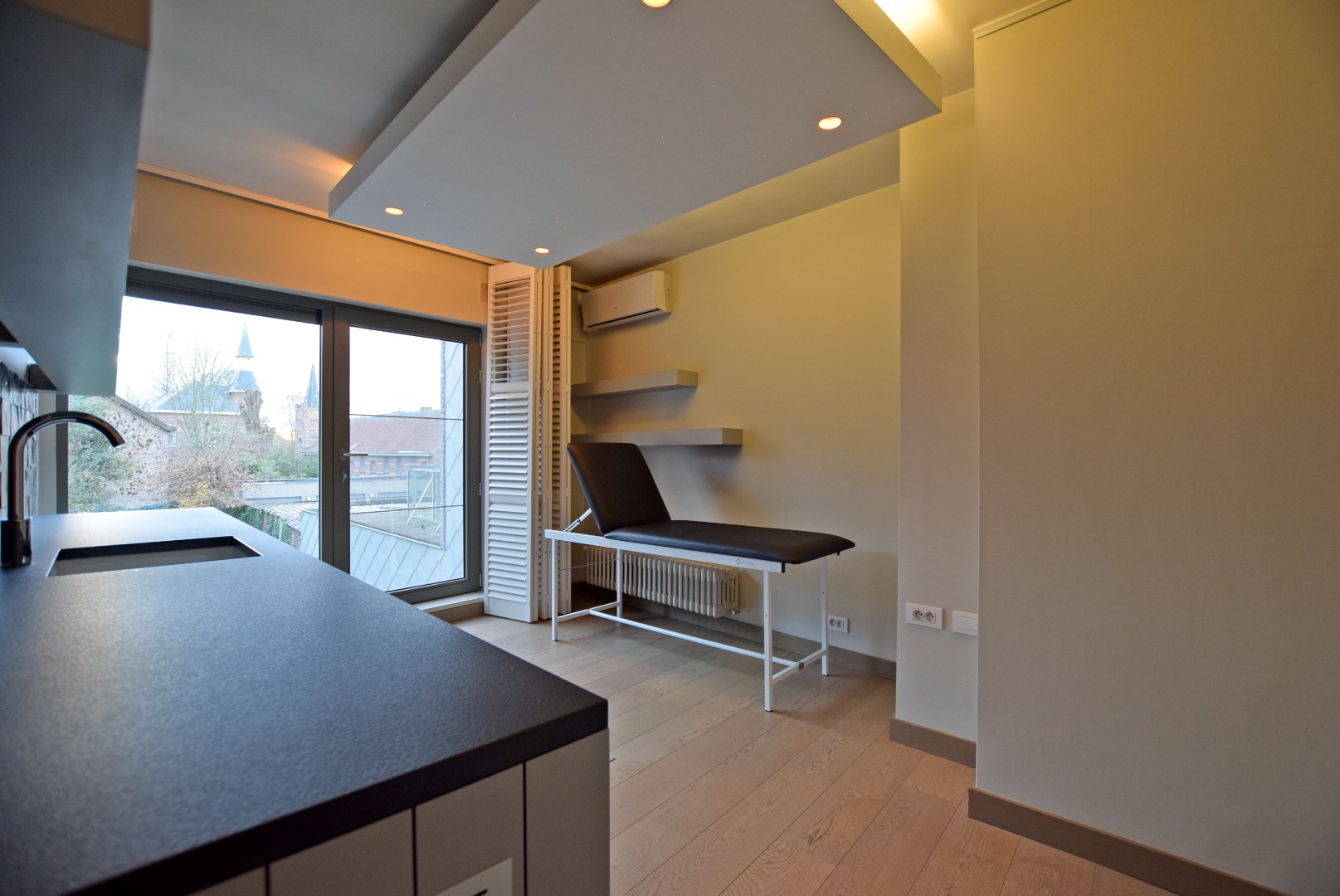 Instapklare eigendom met tal van mogelijkheden in hartje Poperinge. 