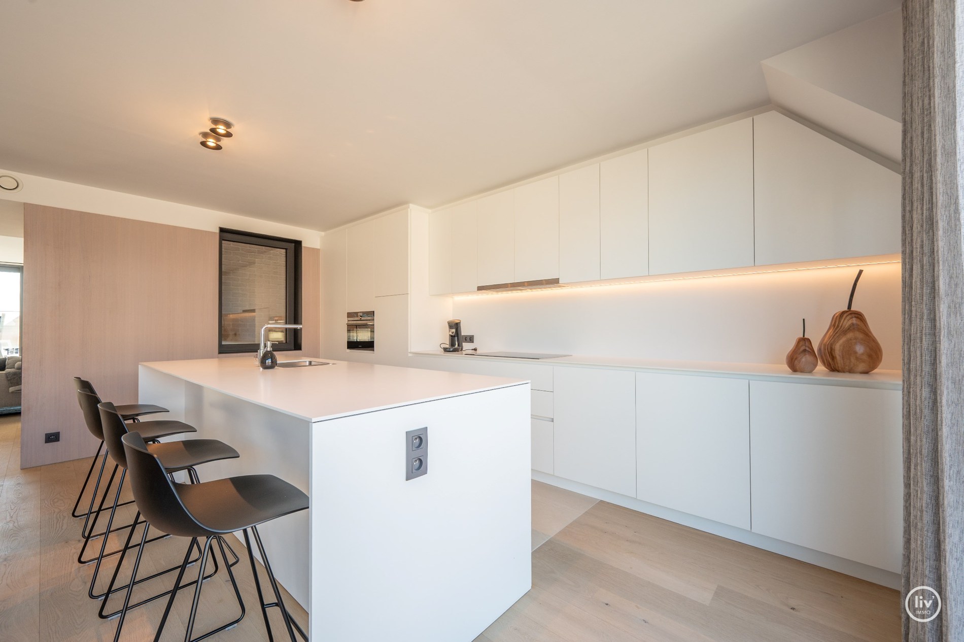 Stijlvol en recent afgewerkt duplex-appartement in het hart van Knokke 
