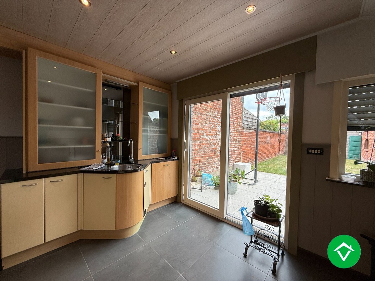 Rijwoning met 3 slaapkamers en tuin te Izegem 