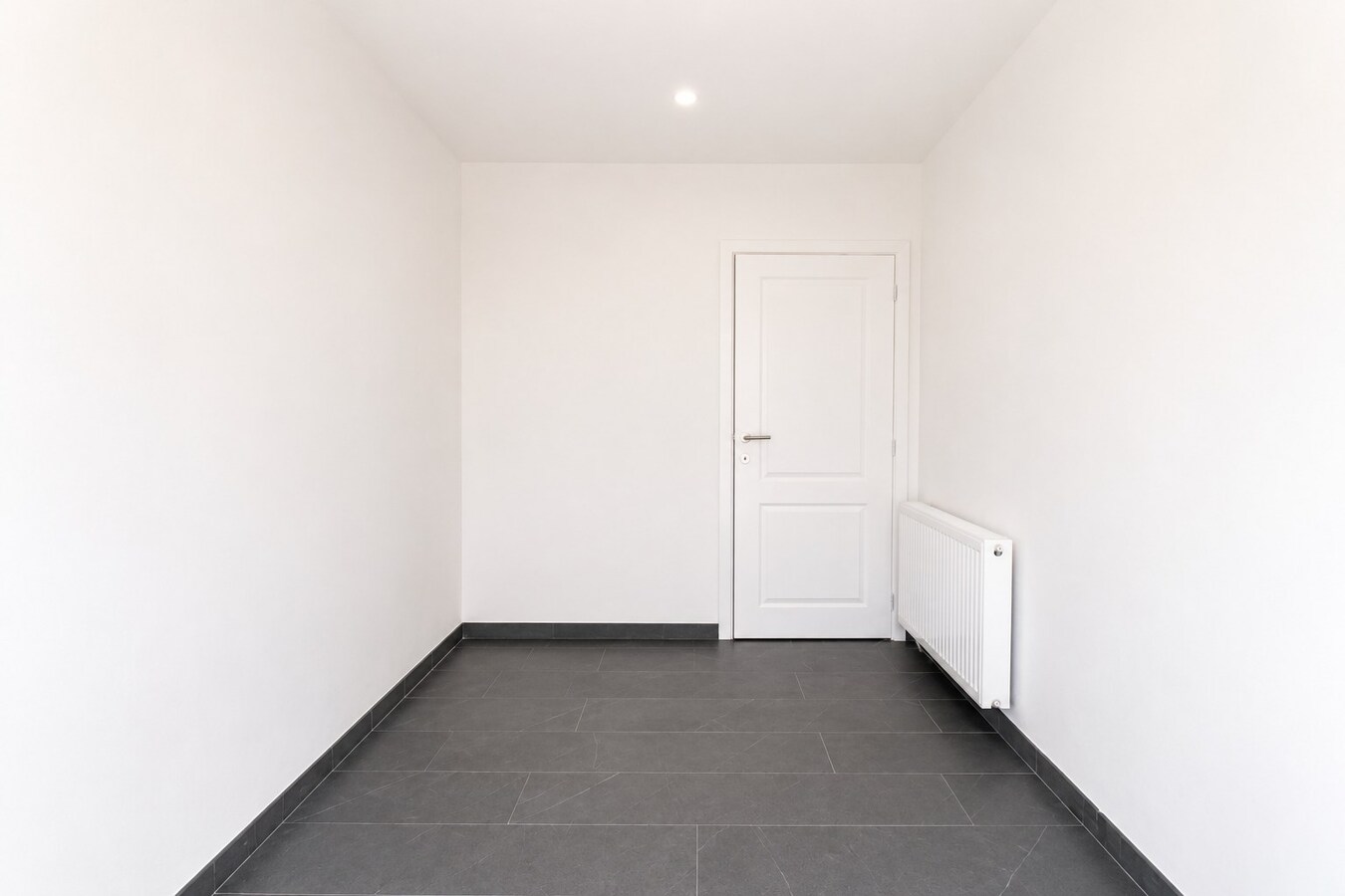 Instapklare gezinswoning met 4 slaapkamers, 2 badkamers, zonnige zuidwestgerichte tuin en EPC-label C in hartje Sint-Niklaas! 