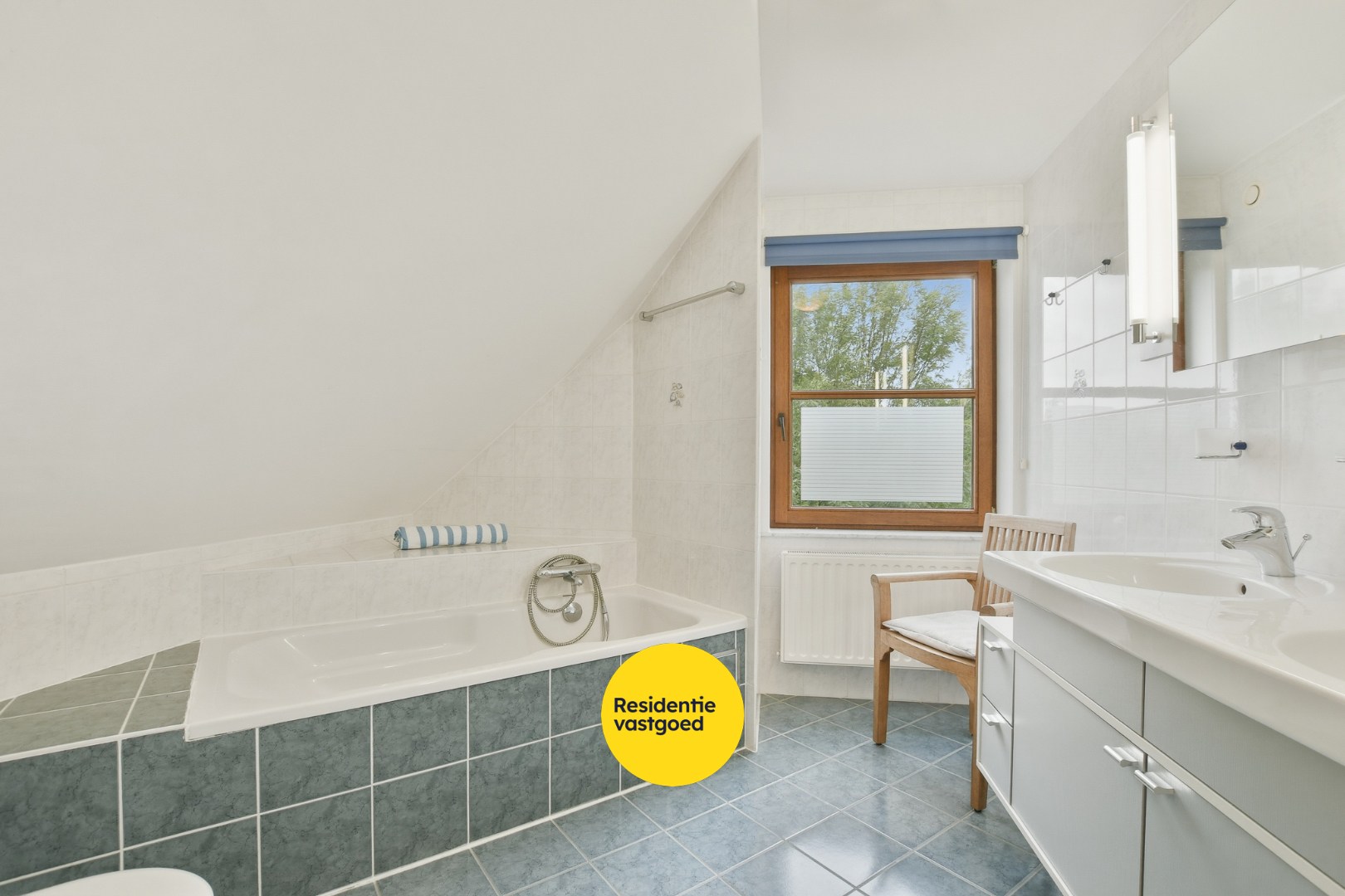 Instapklare halfopen bebouwing met 3 slaapkamers en tuin in De Haan! 