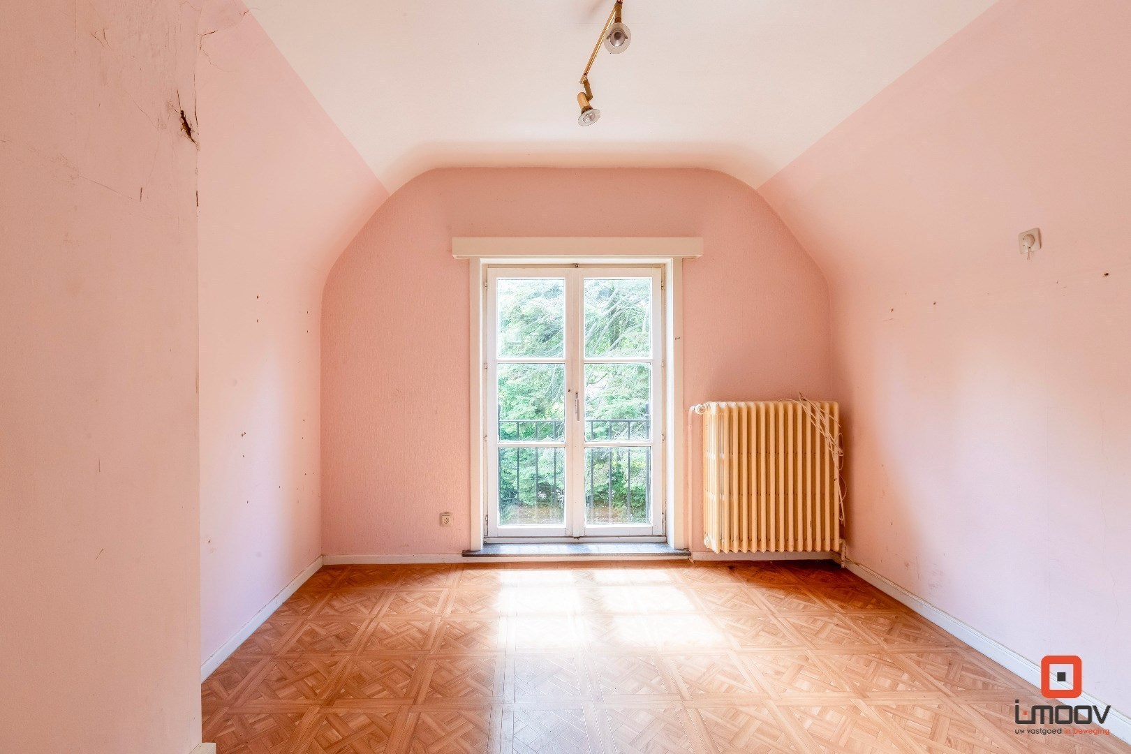 Te renoveren villa op toplocatie in Laarne 