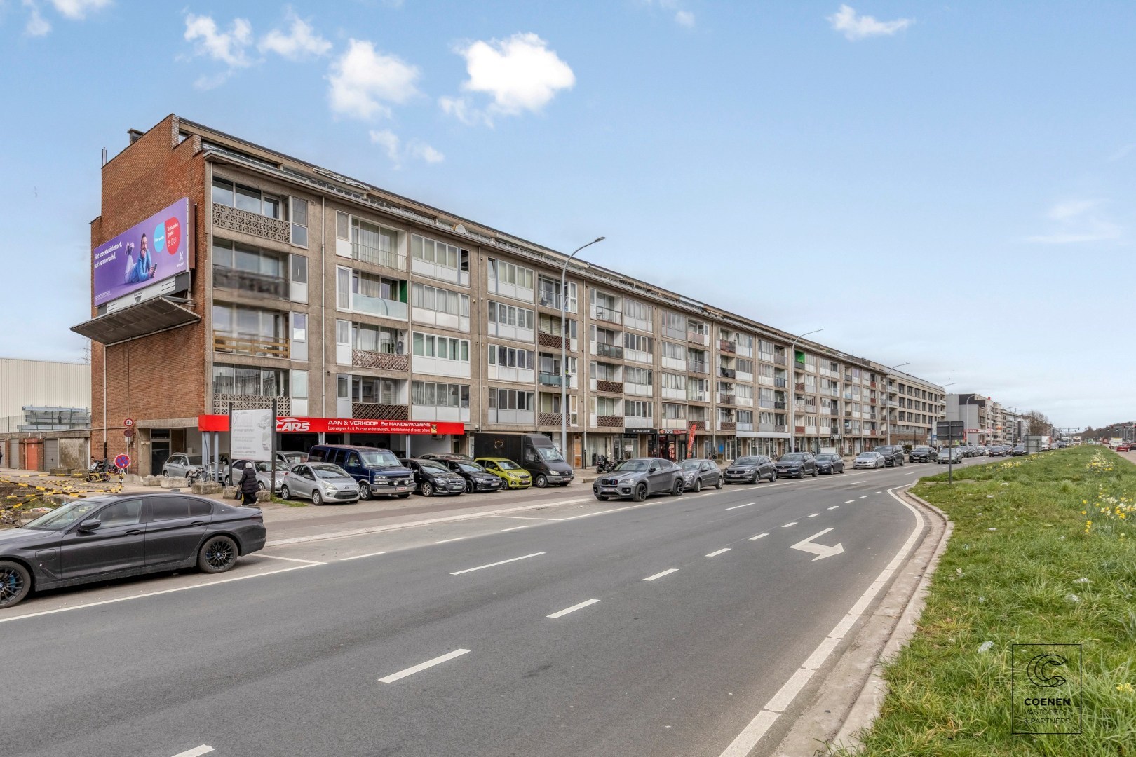 Commercieel pand/autogarage op een uitstekende locatie te Deurne! 