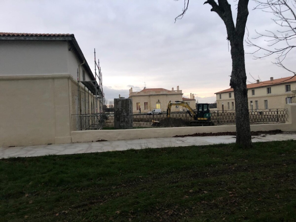 Chateau Les Chaumes - nabij Bordeaux (Frankrijk), Wijndomein met Restaurant en Hotel. 23 ha. 