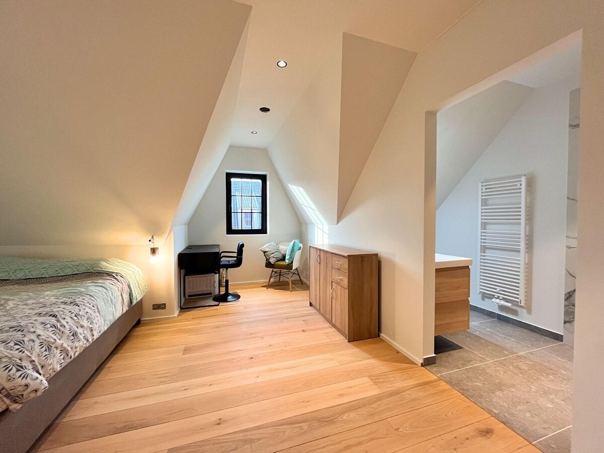 Nieuwbouwwoning (onder registratierechten) met 5 slaapkamers en 4 badkamers te Heulebrug 