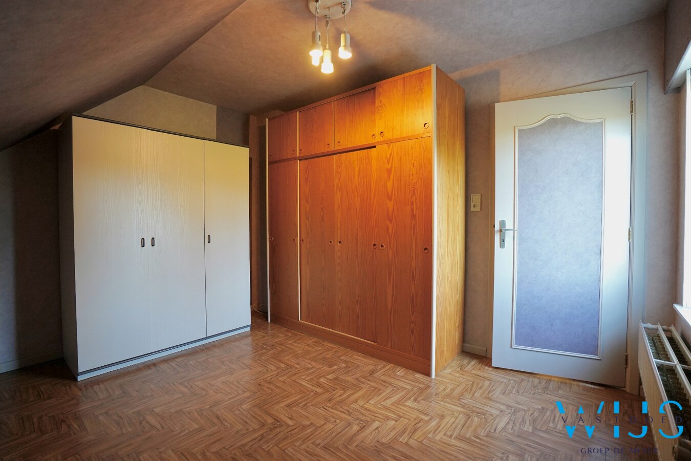 Halfopen bebouwing op mooi perceel van 951 m² te Oosteeklo 