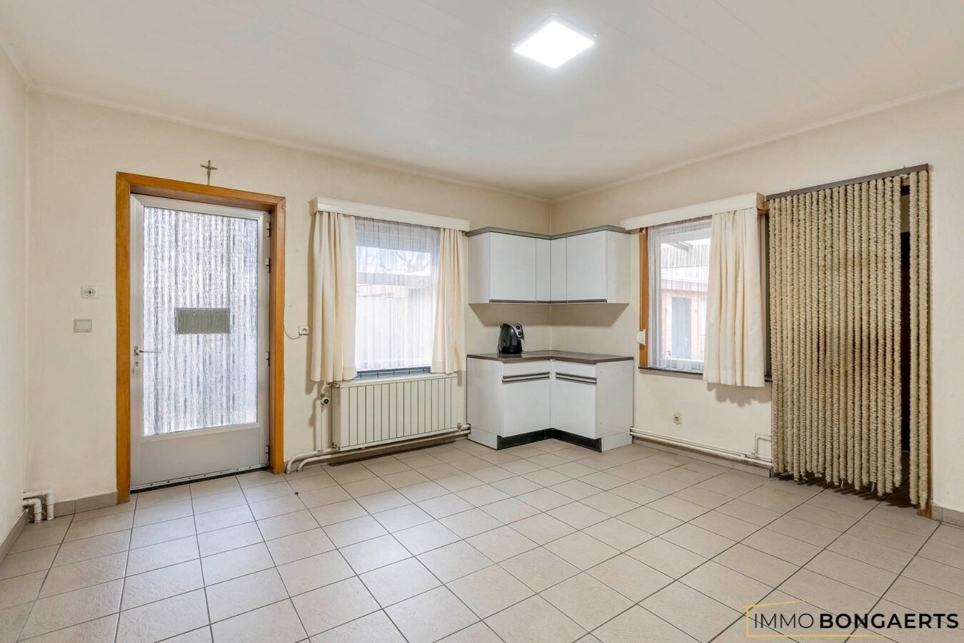 Ruime woning met vier slaapkamers 