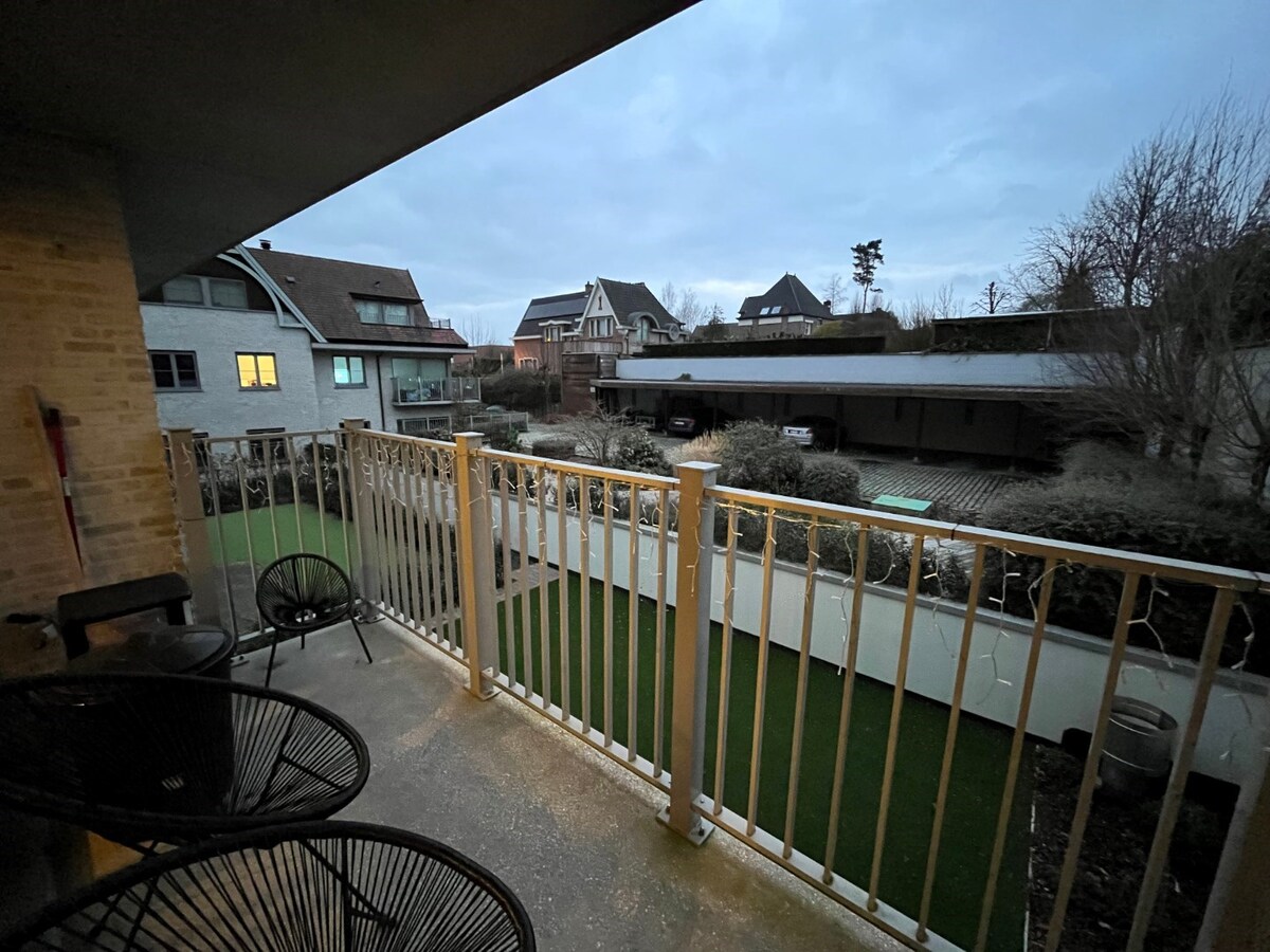 Modern appartement in hartje Dikkelvenne 