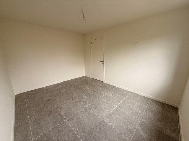 Halfopen nieuwbouwwoning met 4 slaapkamers gelegen te Opitter. 