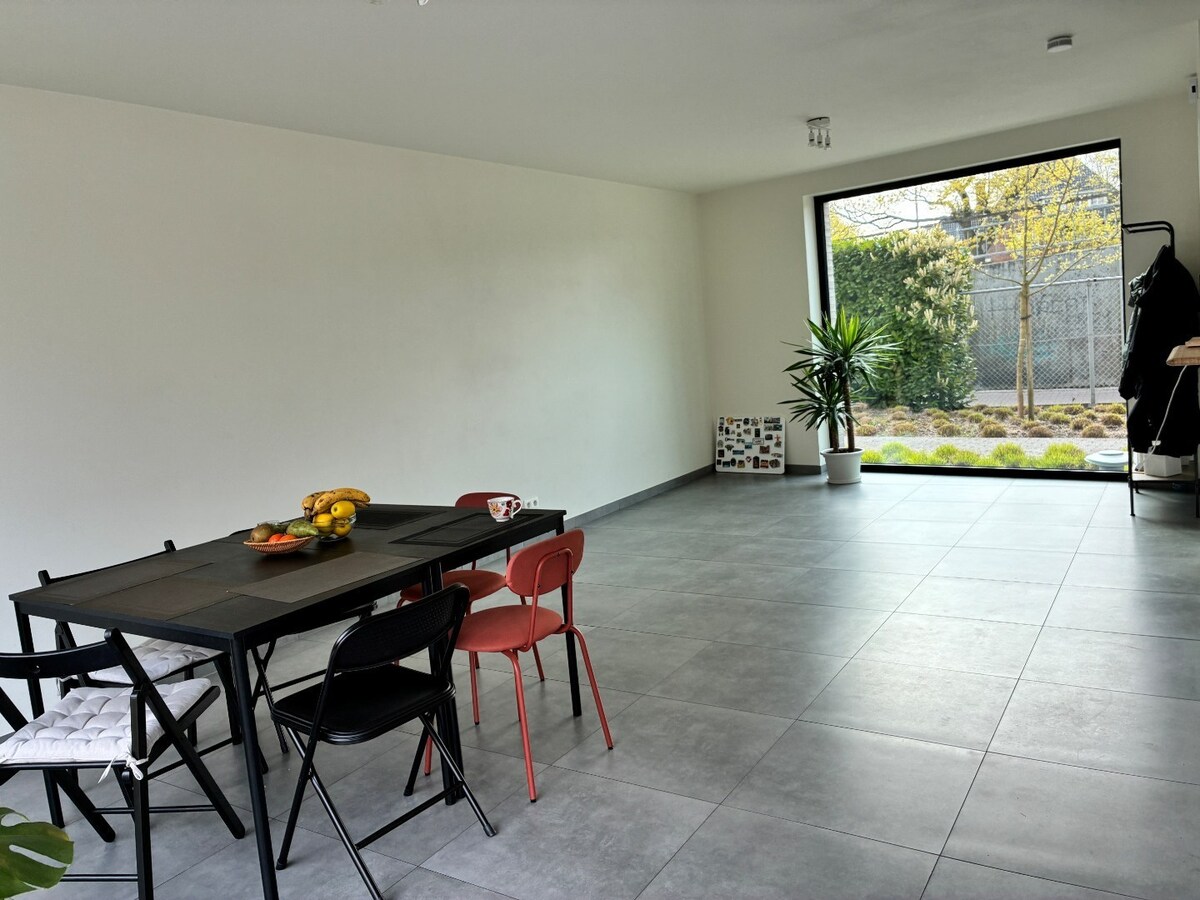 Nieuwbouwwoning nabij de Sterre - met terras en tuin ! 