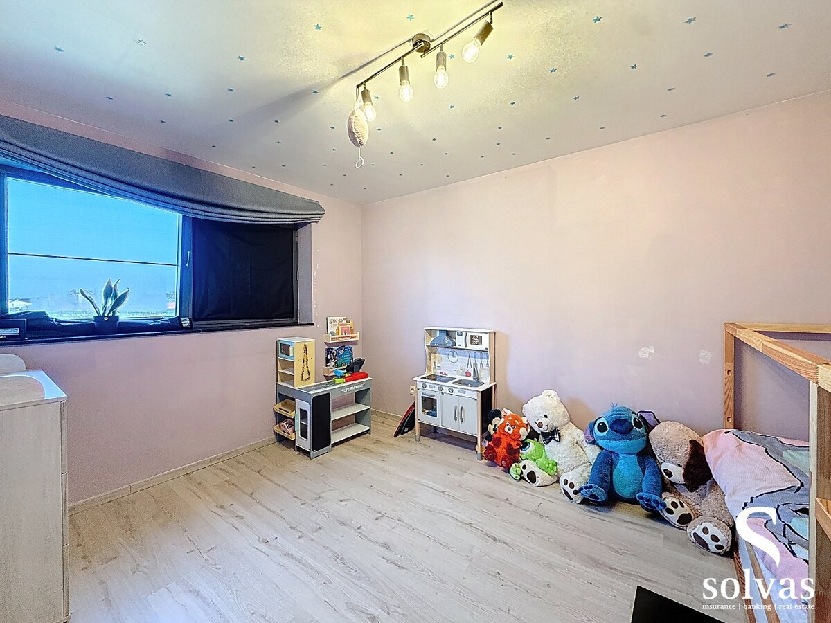 Moderne woning (2017) met ruime tuin en open verzichten 