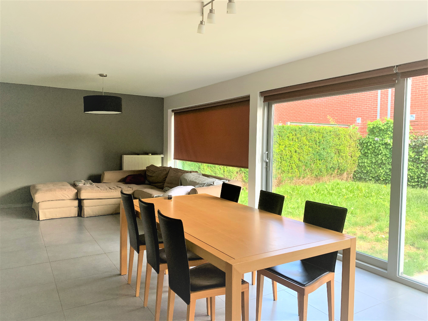 Halfopen woning met 3 slaapkamers &amp; zuidgerichte tuin 