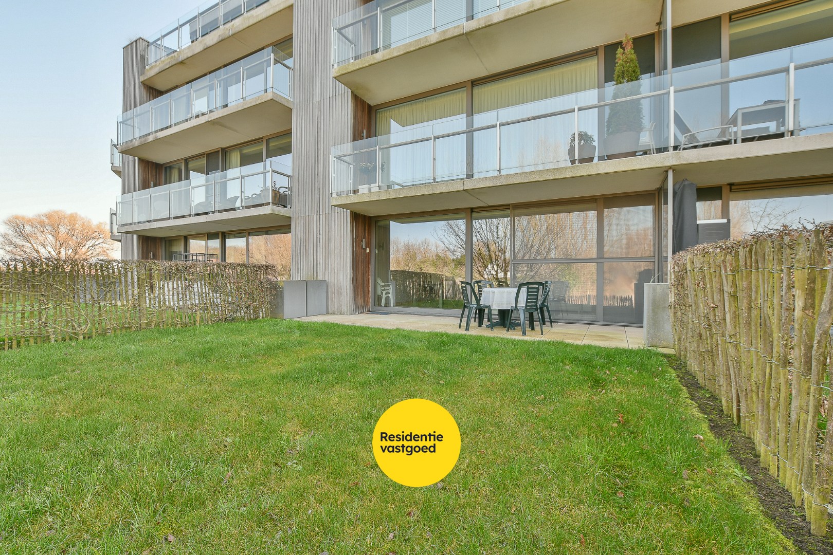 Luxueus afgewerkt 2-slaapkamerappartement met terrassen en tuin op toplocatie! 