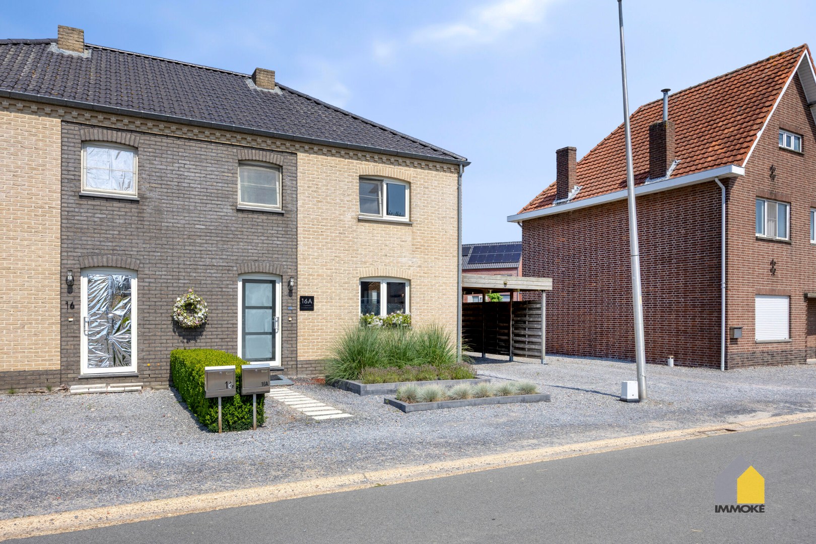 Energiezuinige, halfvrijstaande woning op 2a 82ca met 3 slpk, mooie tuin en carport. 