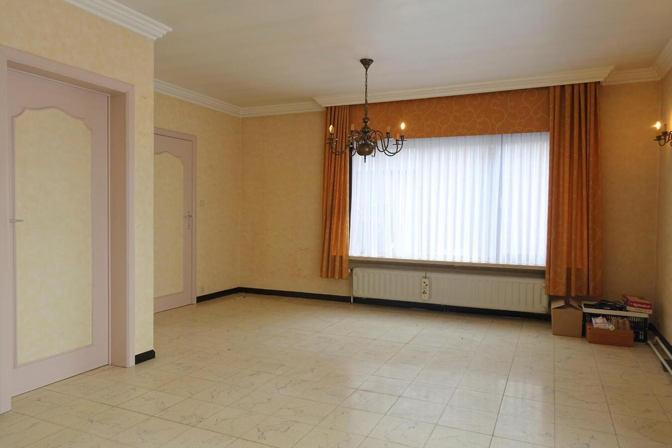 Ruime half-open woning 