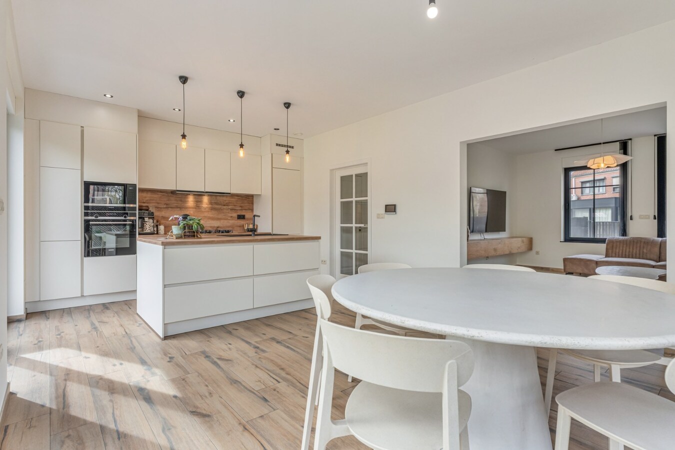 UNIEK VASTGOEDAANBOD! Kwaliteitsvolle pastorijwoning met duurzame technieken en uitzonderlijk wooncomfort 