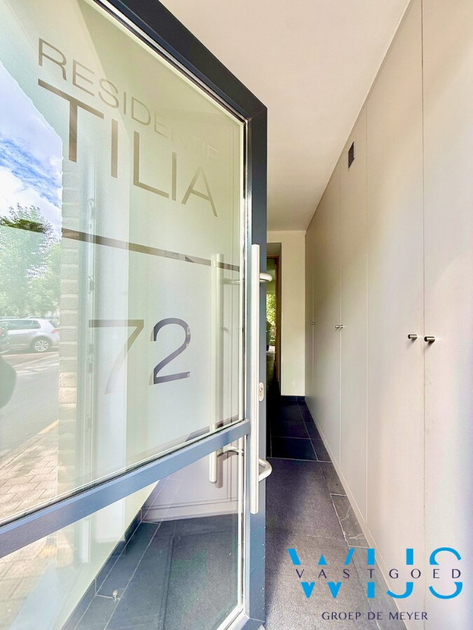 Gelijkvloers appartement met ruim terras in het centrum Ertvelde ! 