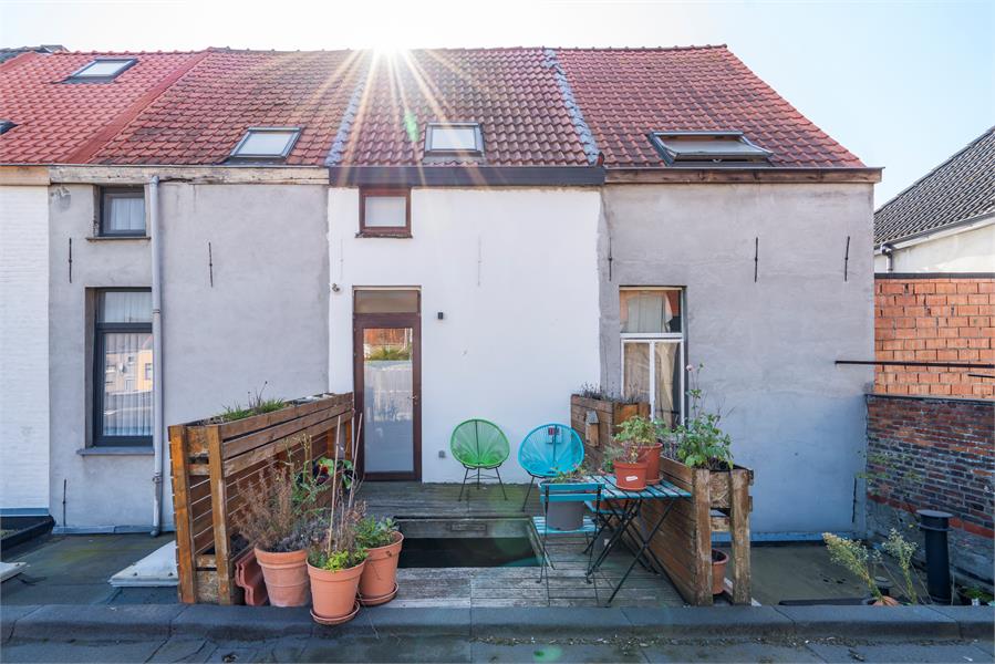 Instapklare gerenoveerde rijwoning 