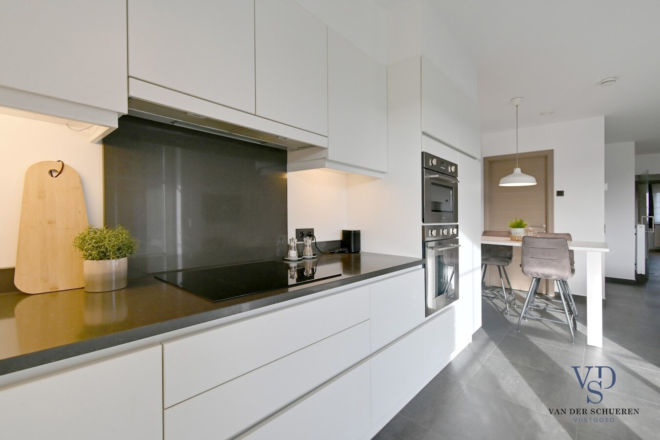 Luxueus, tijdloos wonen in Dikkelvenne. 