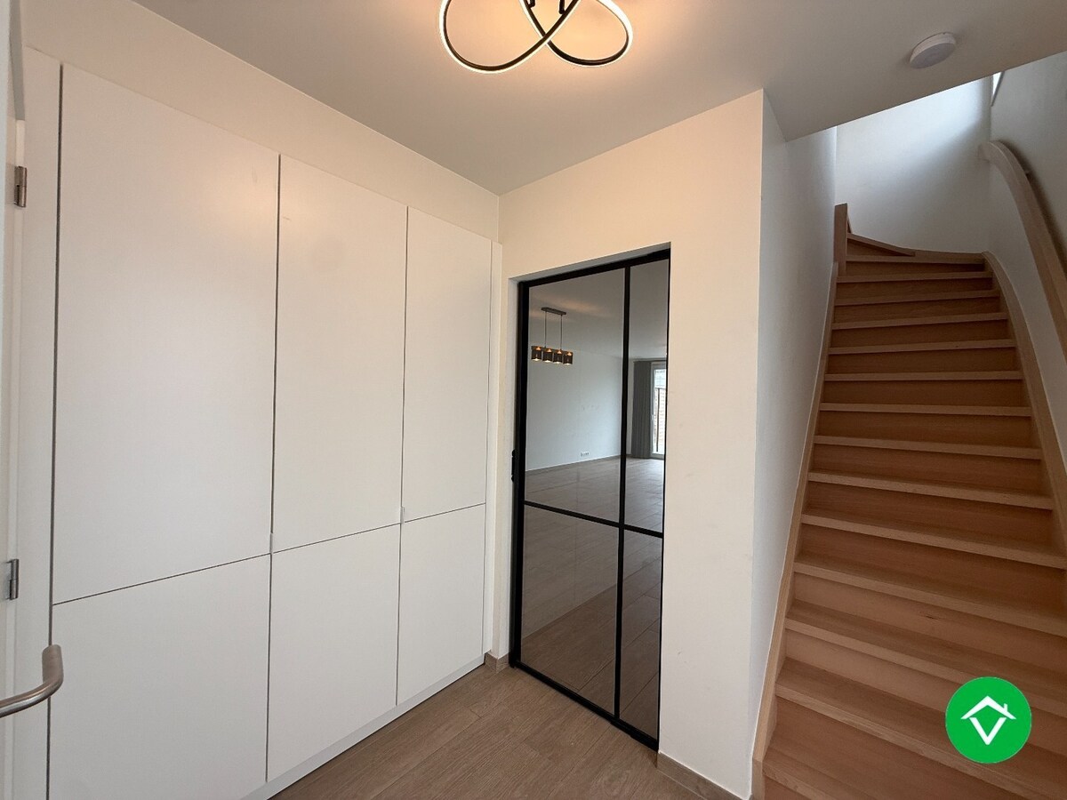 Nieuwbouwwoning met 3 slaapkamers, carport en tuin 