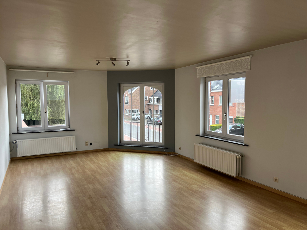 Ruim 2-slpk-appartement mét terras te Gavere-Asper 