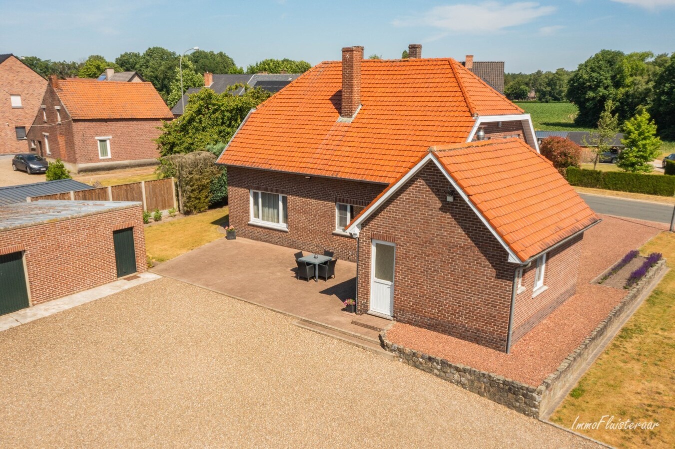 Belle maison avec écurie et terrain d'environ 1,63 ha à Opglabbeek (Oudsbergen) 