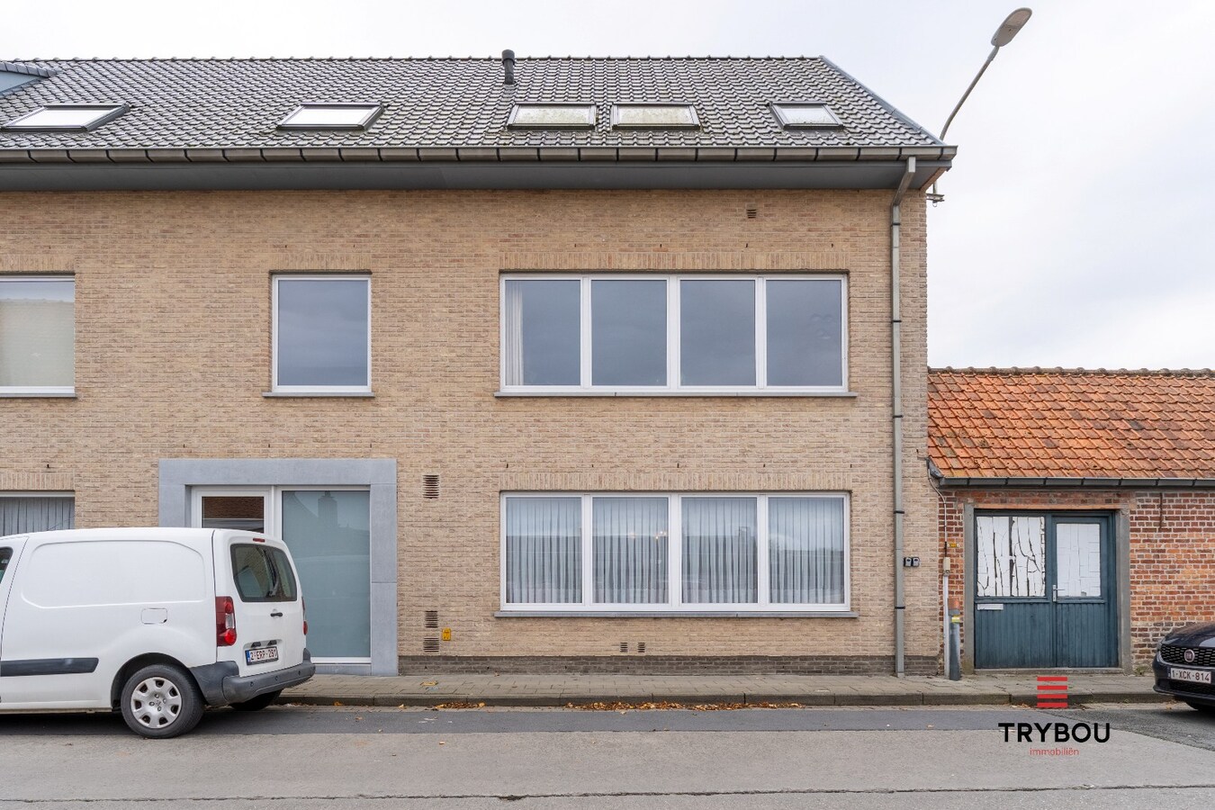 Uiterst ruim appartement met twee slaapkamers in Centrum Langemark 