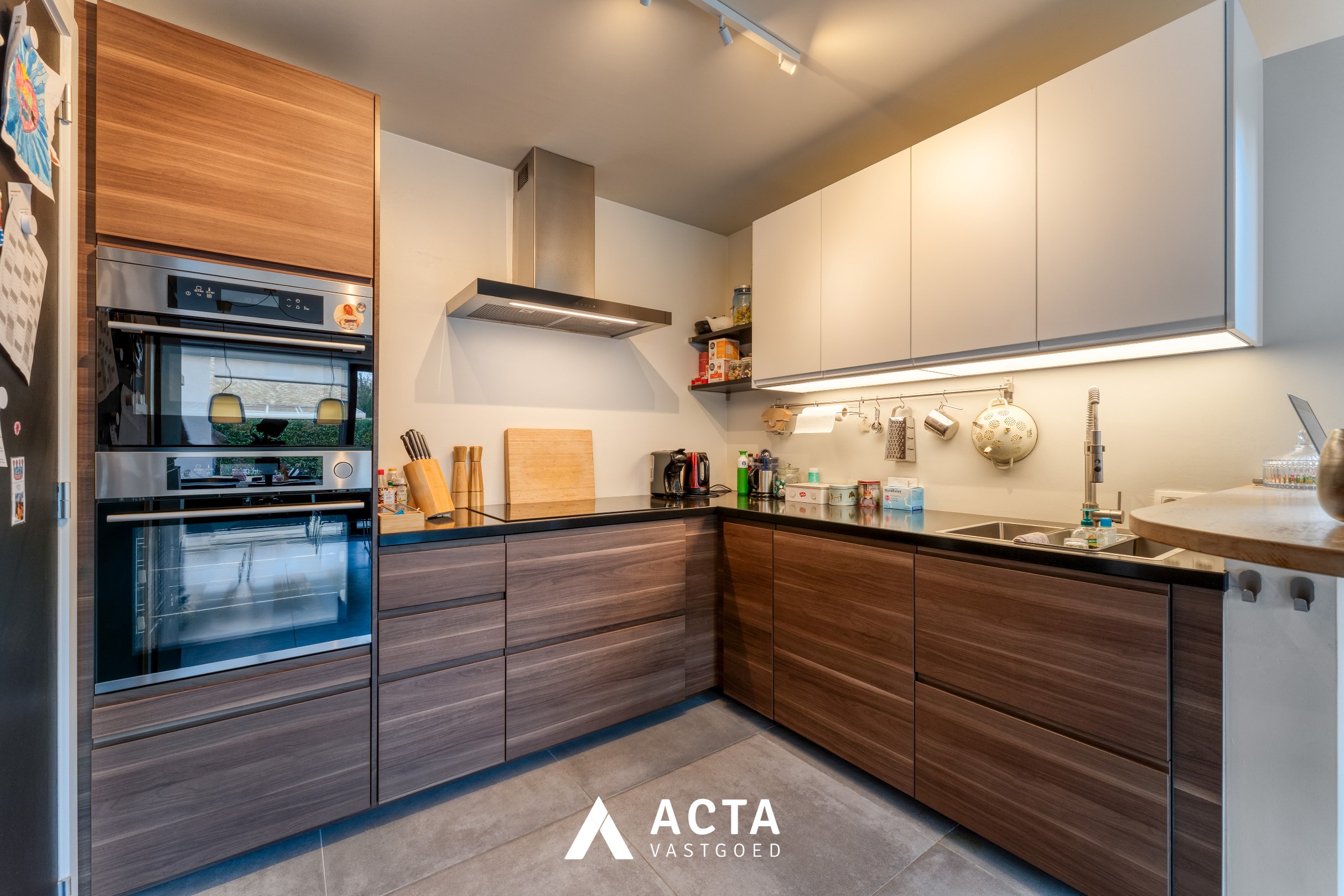 Instapklare halfopen gezinswoning in Baanhof in Oostende 