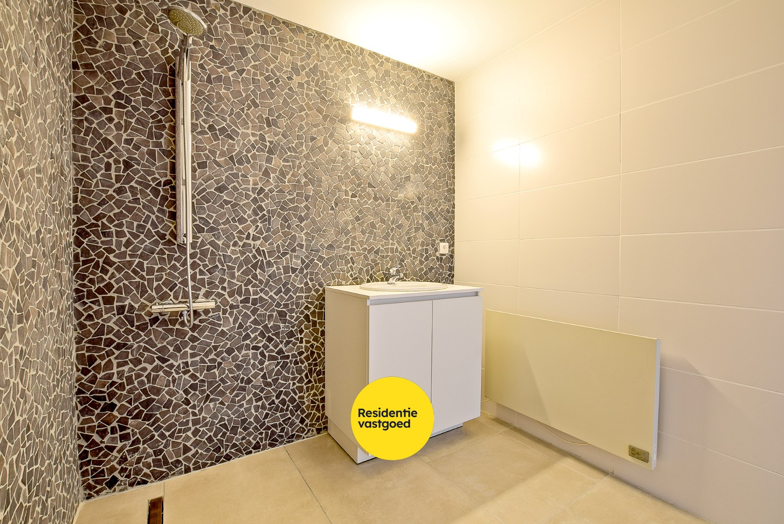 Investeringsvastgoed (gerenoveerd in 2024) omvat 2 afzonderlijk te verhuren appartementen samen 145m²! 