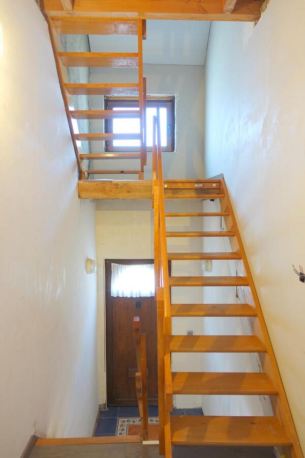 Zonnige charmante half-open woning 