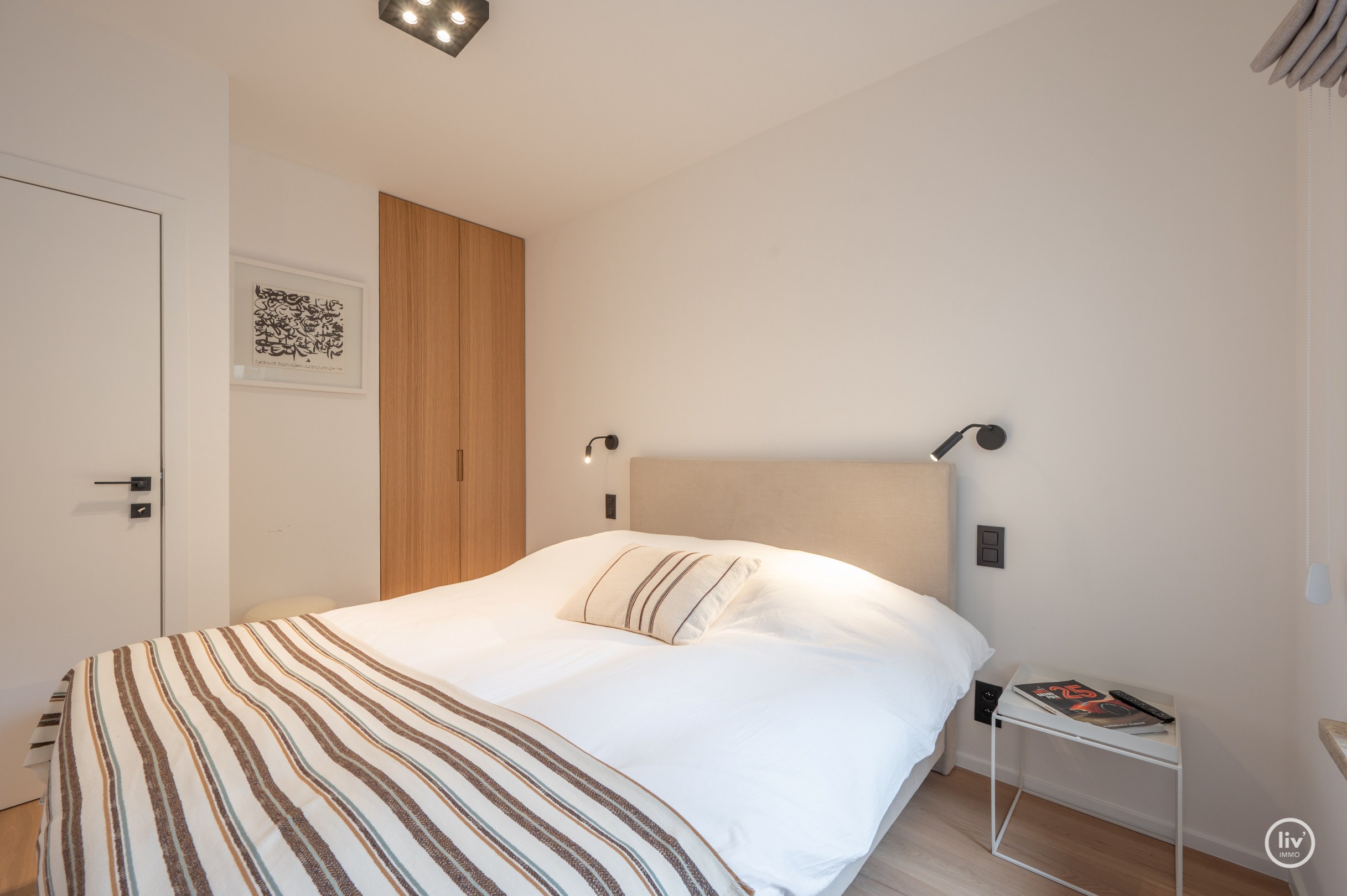 Gerenoveerd 2 slaapkamer appartement met een prachtig zeezicht gelegen nabij het Driehoeksplein te Knokke. 