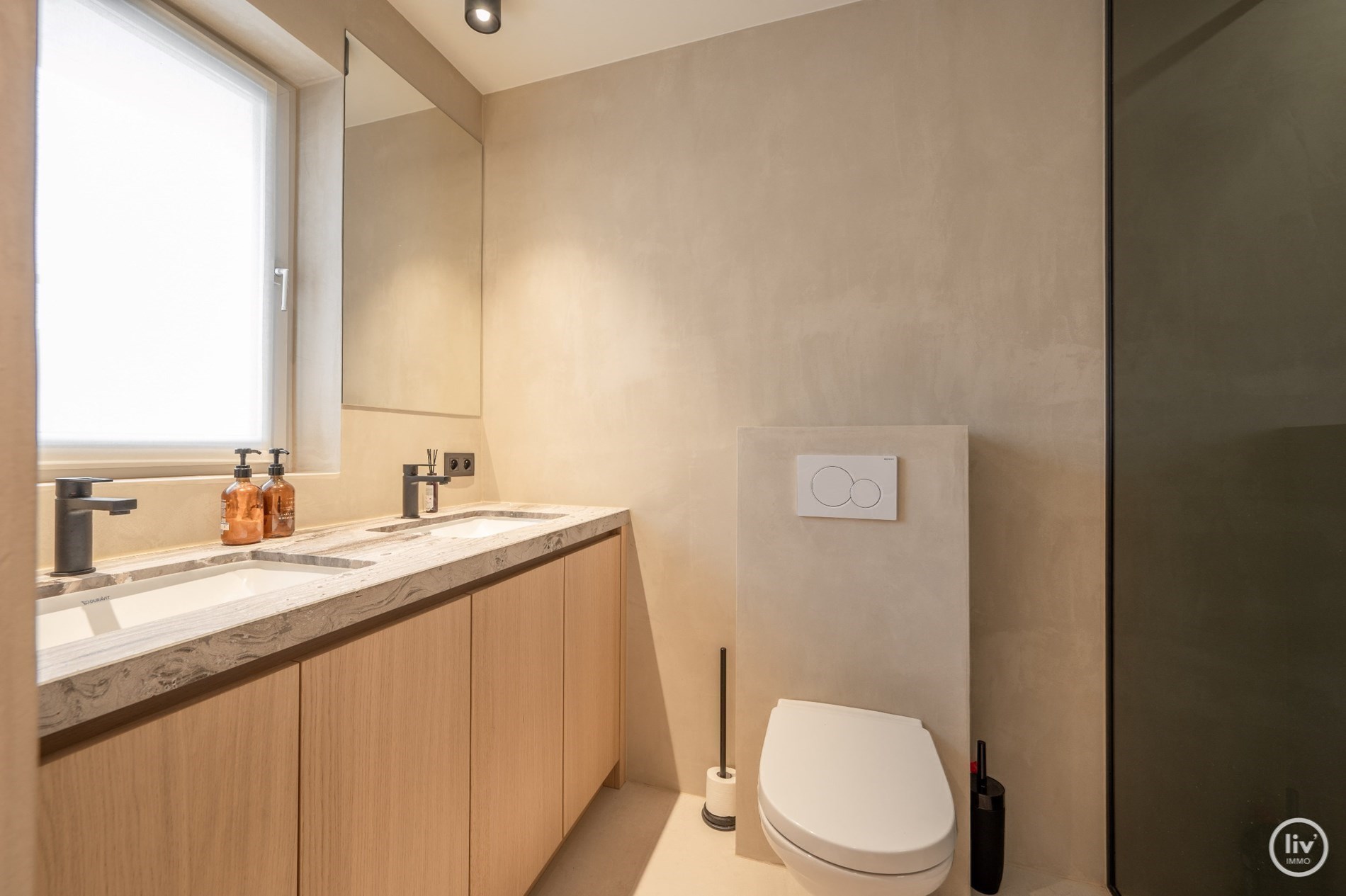 Prachtig gerenoveerd 3 slaapkamerappartement centraal gelegen vlakbij de Lippenslaan te Knokke 