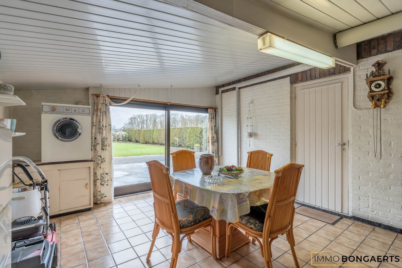 Ruime woning met tuin, garage en 3 slaapkamers in Oudsbergen . 