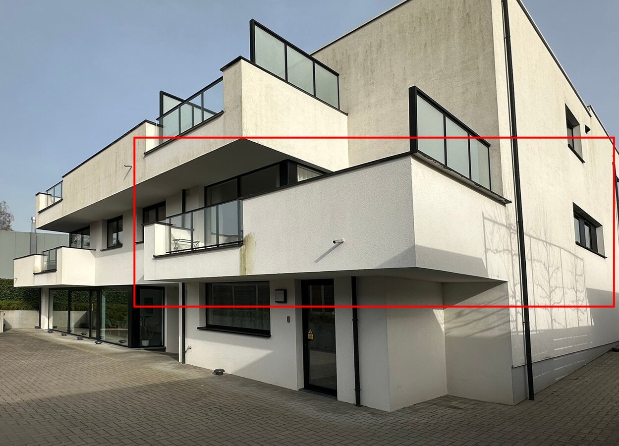 Recent appartement met 2 slaapkamers, terras 