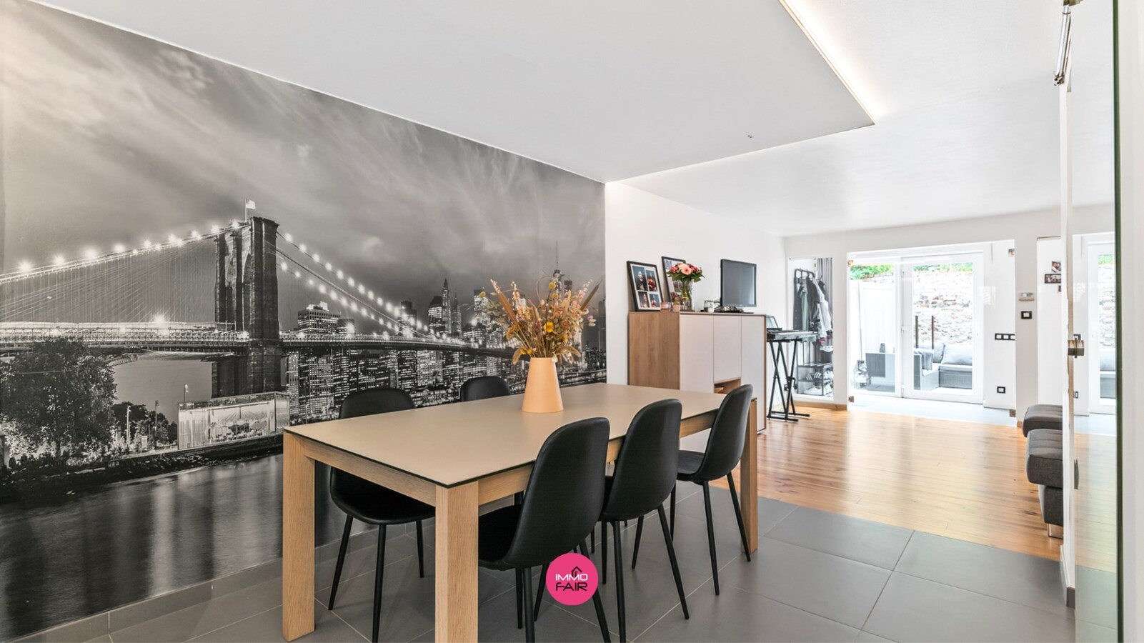 Instapklaar, energiezuinig appartement met garage 