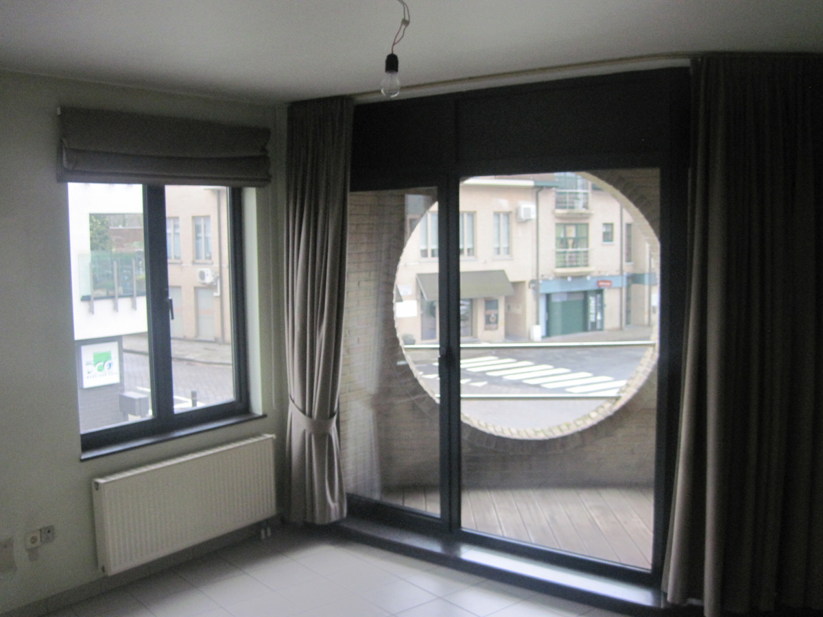 Lichtrijk appartement in centrum Asper.  GEEN VASTE KOSTEN ! 