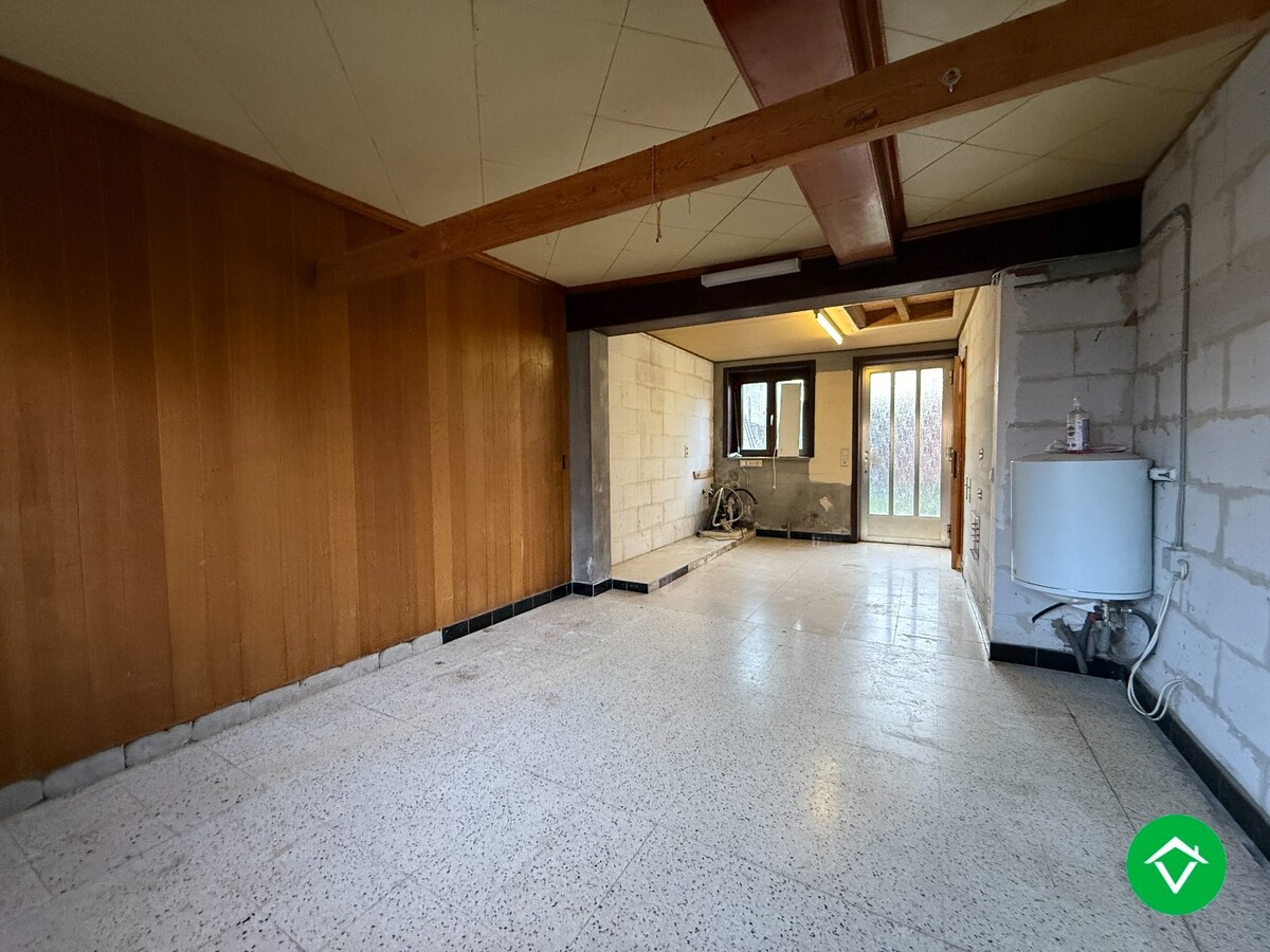 Rustig gelegen halfopen bebouwing met 3 slaapkamers, tuin en garage met uitweg! 