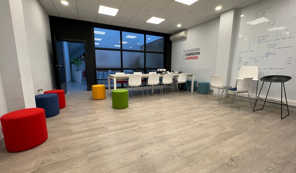 Kantoren te huur aan klaverblad in Gent