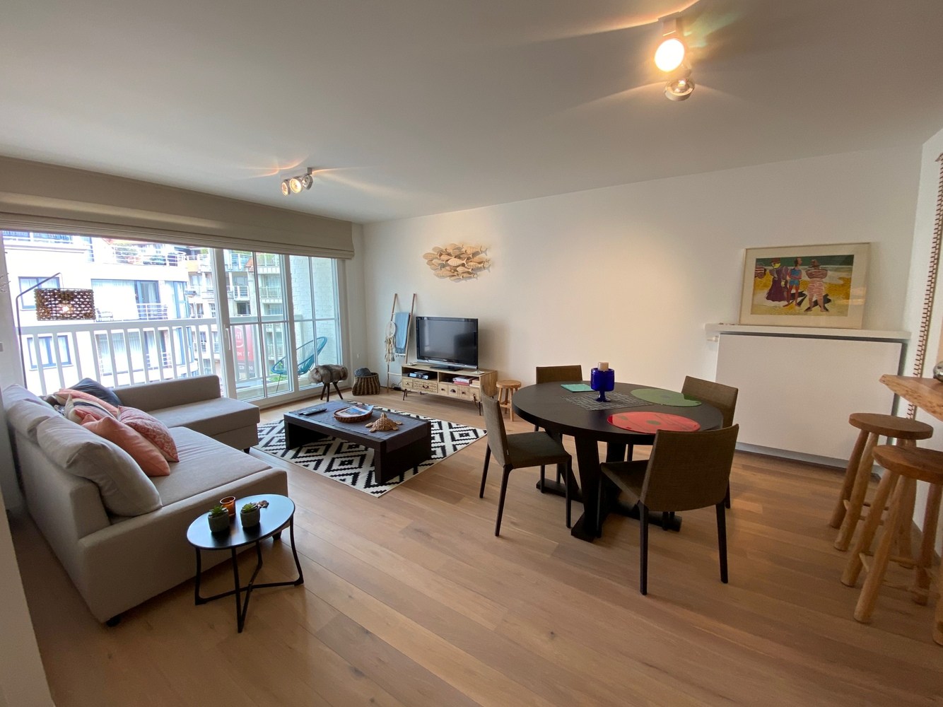 Meublé: Appartement très confortable et parfaitement entretenu, situé dans la Zoutelaan. 