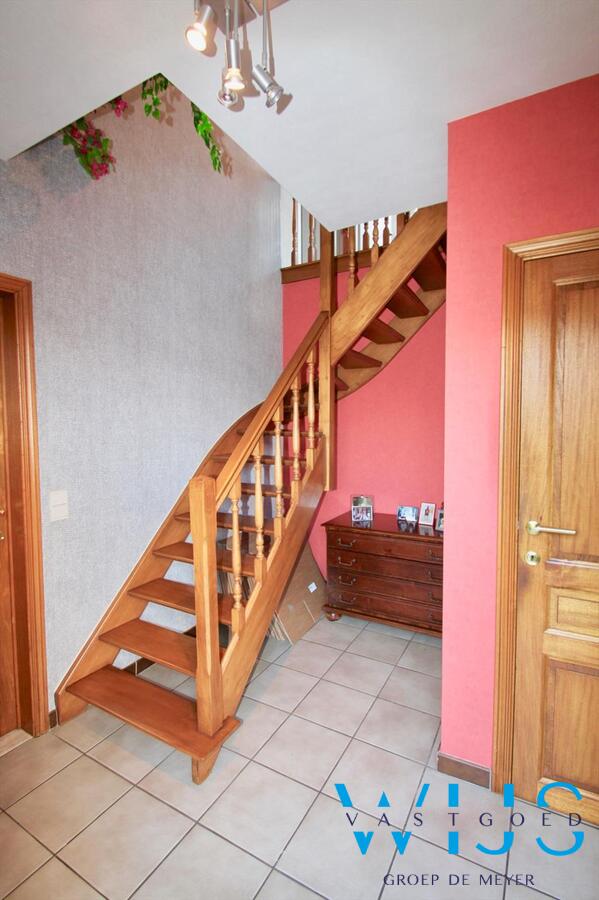 Volwaardig woonhuis met zongerichte tuin op absolute toplocatie in Ertvelde! 