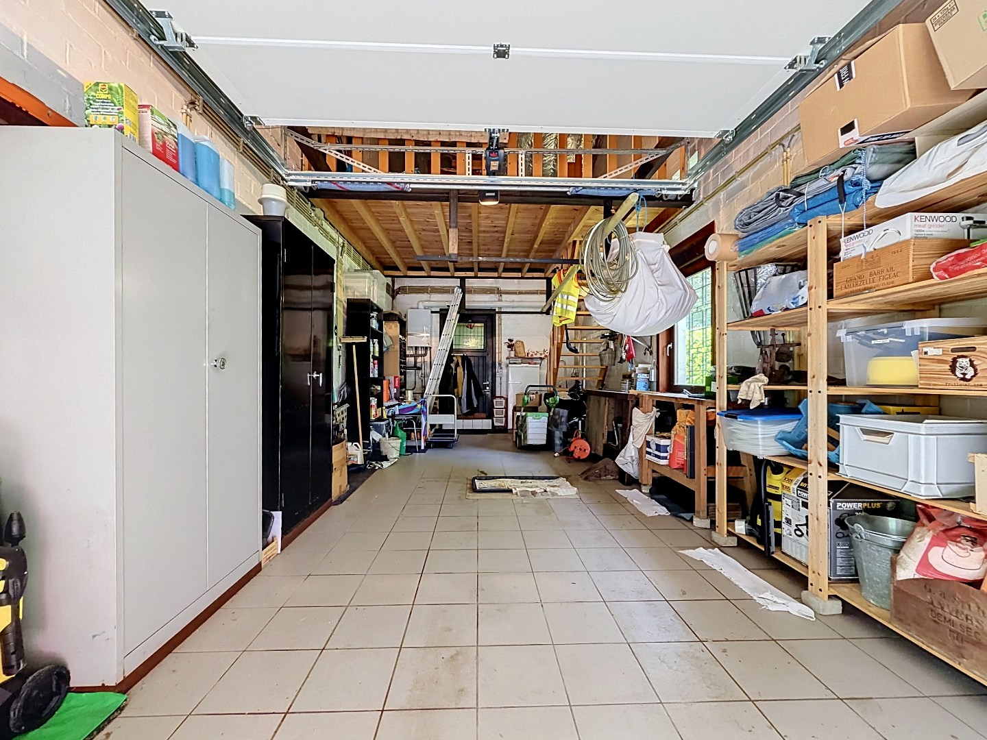 Charmante vrijstaande villa met 3 slaapkamers, ruime zolder en zonnig perceel van 1.500 m² 